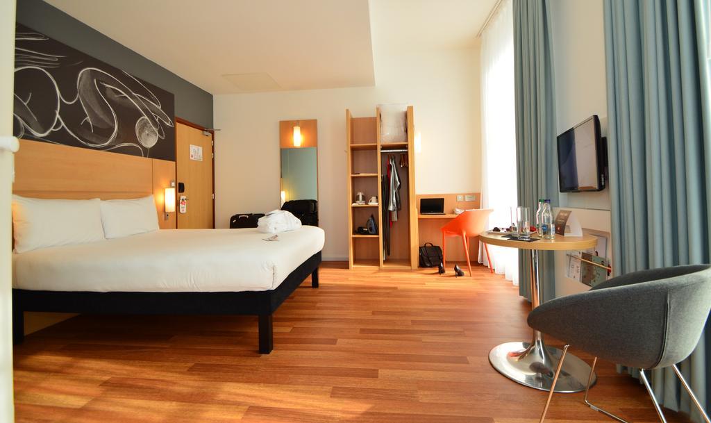 Hotel Ibis Edinburgh Centre South Bridge - Royal Mile Esterno foto